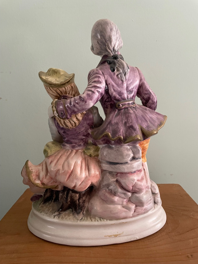 Beautiful ceramic couple in Home Décor & Accents in St. Catharines - Image 2