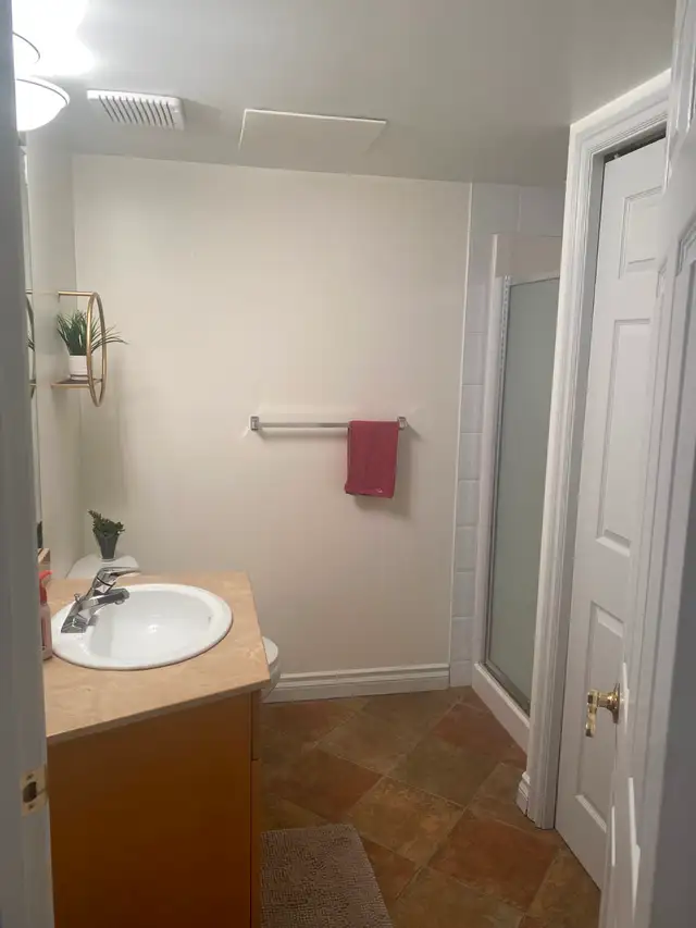 2 Beds 2 Baths Apartment in Long Term Rentals in Edmonton - Image 9