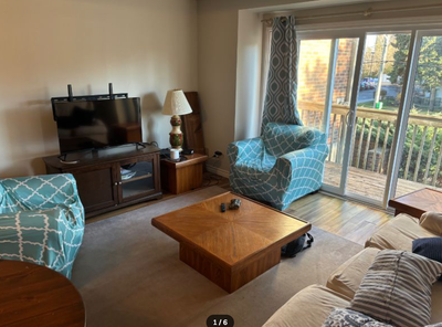 1 bedroom available in clean 4 bedroom townhouse right next to UW. Winter term Sept to December. 3 b...
