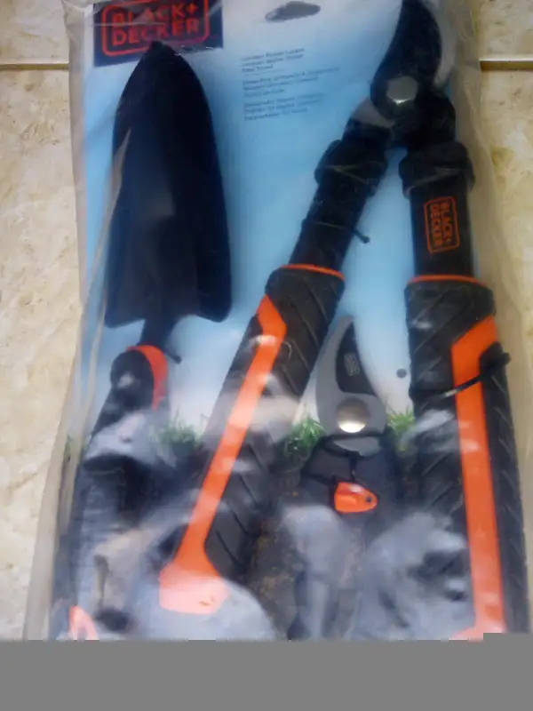 Black & Decker BD2863, 3 Piece Garden Combo in Outdoor Tools & Storage in Windsor Region - Image 9