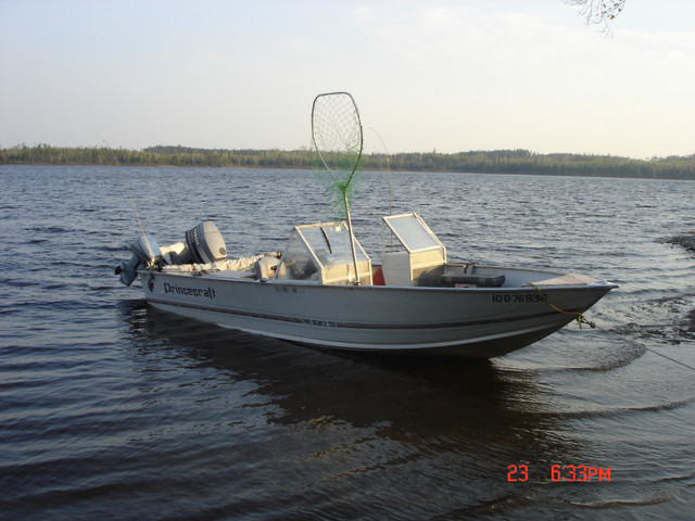 Bateau de peche Princecraft 186 année 1989 ,moteur Yamaha 90 HP. dans Vedettes et bateaux à moteur  à Laval/Rive Nord