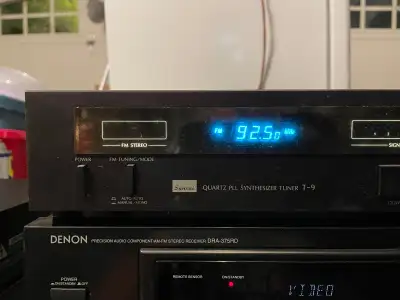 Sansui PLL Synthesizer Tuner T-9, View more