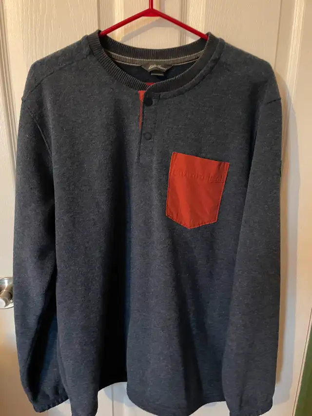 Men’s sweaters in Men's in Belleville - Image 4