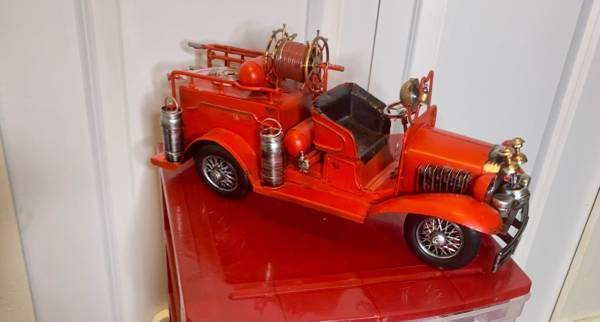Collectible Antique 1920’s Tucumcari Fire Department Fire Truck in Arts & Collectibles in Burnaby/New Westminster - Image 2