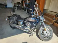 Yamaha v-star 1100 + some parts and accessories 