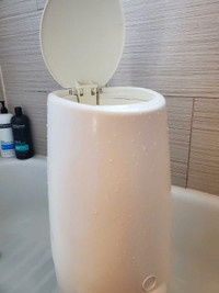 Genie Diaper bin - excellent condition- pail white