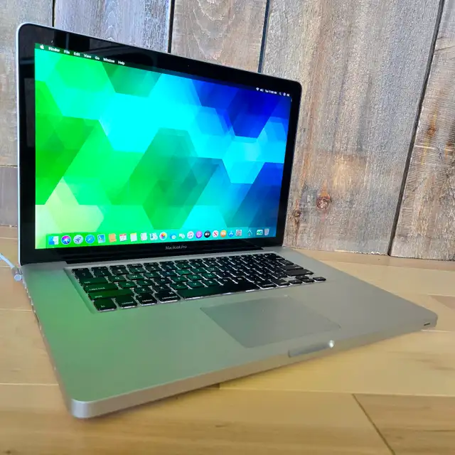 Macbook Pro Mid 2010 15" | Intel i5 | 8 Gb RAM | SSD 128 Gb in Laptops in Laval / North Shore - Image 5