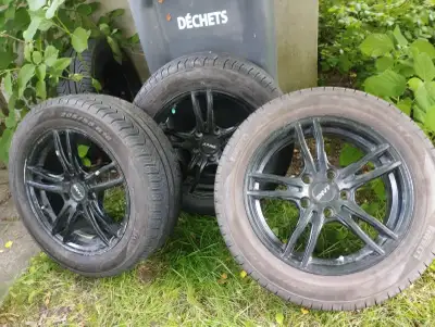 4 Pneus/ tires like new with aluminum mags r 16 , Balansed. Summer. Ready to put. 205/55 R 16. Pirel...