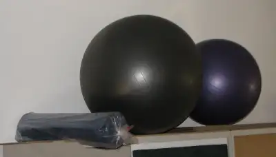 ❤️ PREMIUM ZENSATION YOGA EXERCISE BALLS & MAT all for $20 ❤️., View more