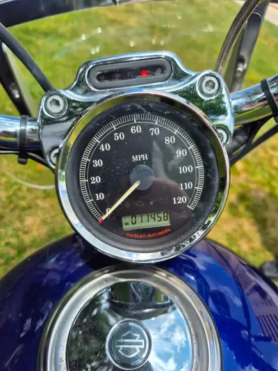 Low mileage beauty in great condition, recent tires and never installed leather saddle bags with two...
