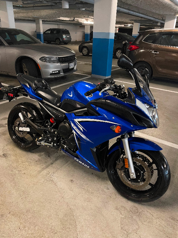 2009 Yamaha FZ6R. in Sport Bikes in Burnaby/New Westminster
