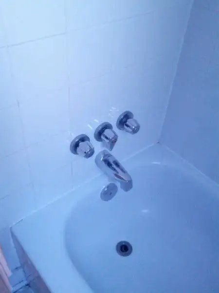 *URGENT* - ROOM / CHAMBRE À LOUER Montréal (Metro Cote Vertu) in Room Rentals & Roommates in City of Montréal - Image 4