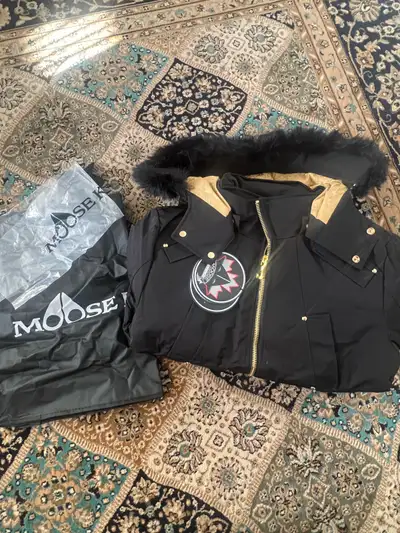 Moose knuckles /S & M, View more