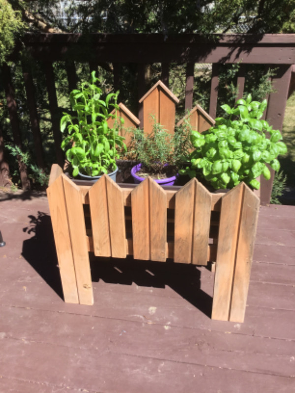Unique Wooden Planter in Outdoor Décor in Kawartha Lakes - Image 4