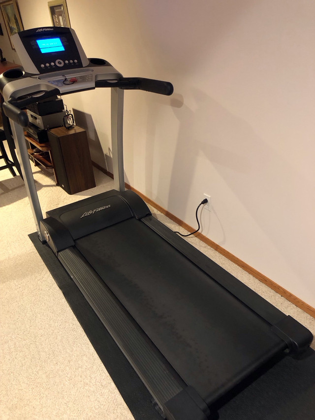 Treadmill - Life Fitness in Exercise Equipment in Strathcona County