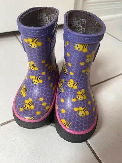 US size 5, EU 21. Rain boots, good condition. Asking $5.