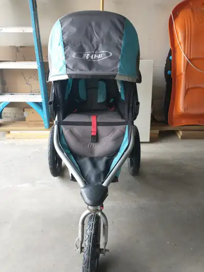 BOB Revolution Flex 2.0 Jogging Stroller - Navy Blue color. Gently used and in very good condition....