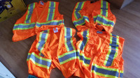 4 hi visibility vests