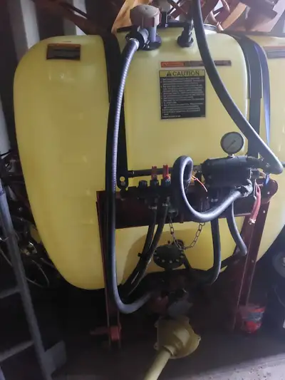 600 l hardy sprayer barely used good condition 26 ft boom 3ph ready to use 3200.00 always stored ins...