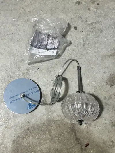 Retails normally for 200 Selling a brand new, never-installed Eurofase pendant light. This is a high...