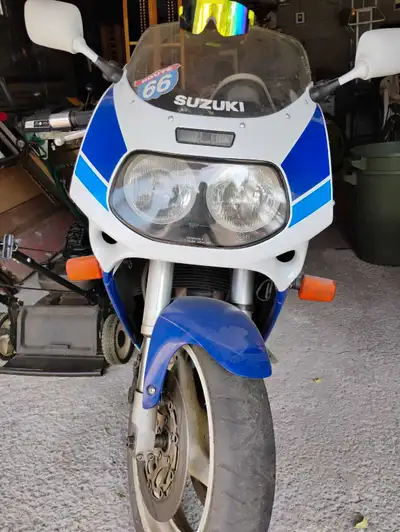 Gsxr tout original Aucun modification , engine in good shape need new spark plugs and battery , no m...