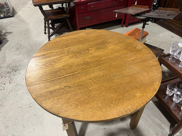 Beautiful solid oak round table  in Other Tables in Edmonton - Image 2