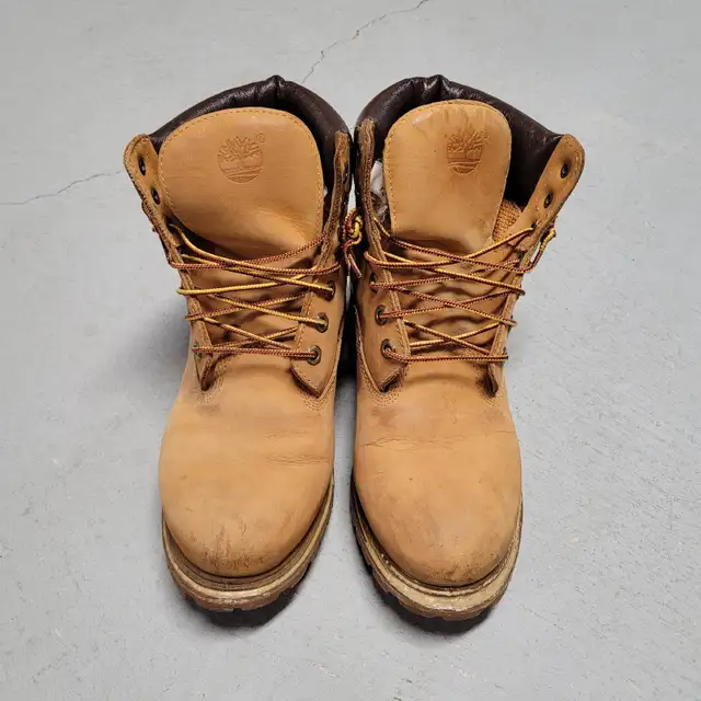 Used Timberland Nubuck Boots (fits size 10US) in Men's Shoes in Markham / York Region - Image 4