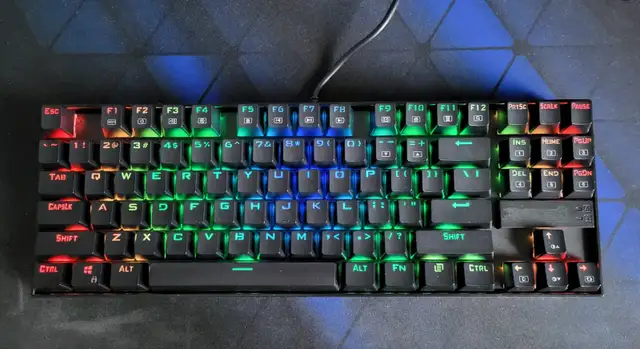 Redragon K552 Hot-Swappable RGB Mechanical Keyboard63771549980161121