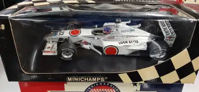 Diecast BAR Honda 02 F1 2000 J.Villeneuve Minichamps 1/18, View more