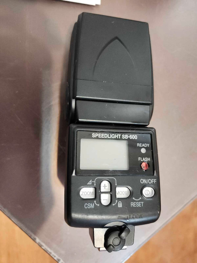 Nikon Speedlight SB-600 in Cameras & Camcorders in Barrie - Image 2