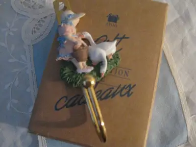 BRAND NEW VINTAGE AVON DECORATIVE WALL HOOK IN GIFT BOX, View more