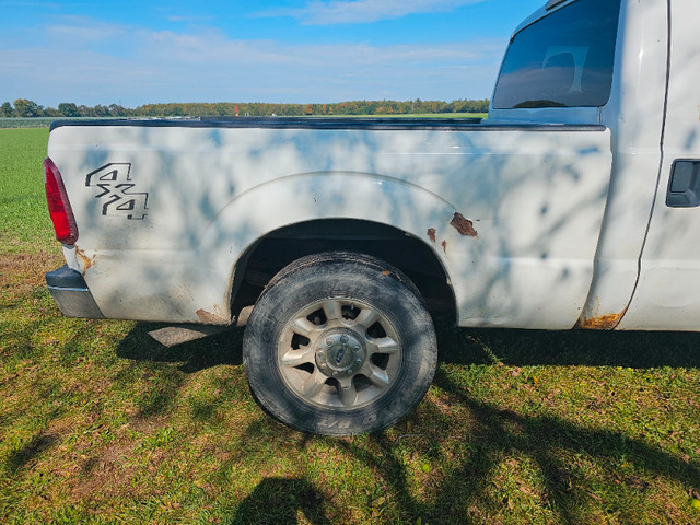 2011 Fod F250 Superduty in Cars & Trucks in Norfolk County - Image 4