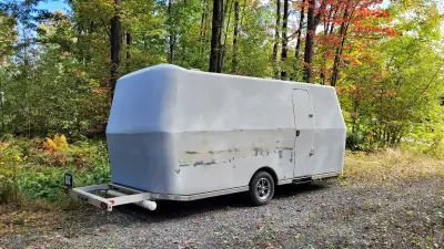 Bonjour, Le coffre en aluminium est vendu. Le chassis, bumper, peut se couper et se resouder prêt de...