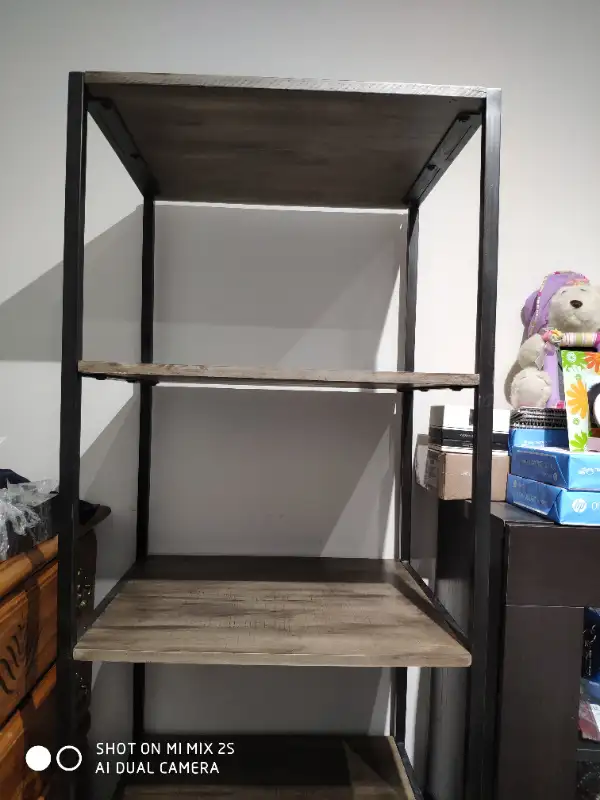 Bookcase/Display shelf in oak wood & metal in Bookcases & Shelving Units in Mississauga / Peel Region - Image 4