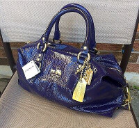BRAND NEW ***COACH*** PATENT LEATHER PURSE