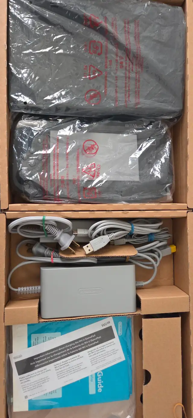 Nintendo WiiU - Excellent condition extras! in Nintendo Wii U in Markham / York Region - Image 6