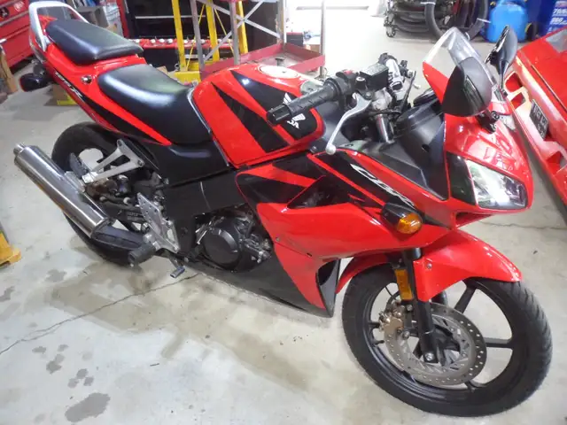 cbr 125 2007 comme neuve in Sport Bikes in Trois-Rivières - Image 2