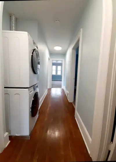 FOR RENT: 2 Bed/1 Bath (Upper Unit)