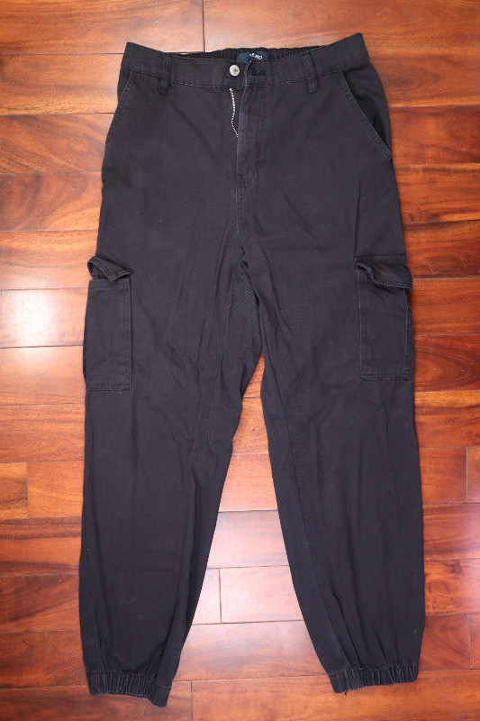 High Rise Baggy Cargo Joggers AERO Women's Medium in Women's - Bottoms in Calgary