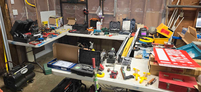 Huge Tool Sale dans Ventes de garage  à Nanaimo - Image 4