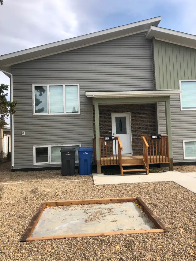 North battleford main floor rental 2 bedroom like new condition
