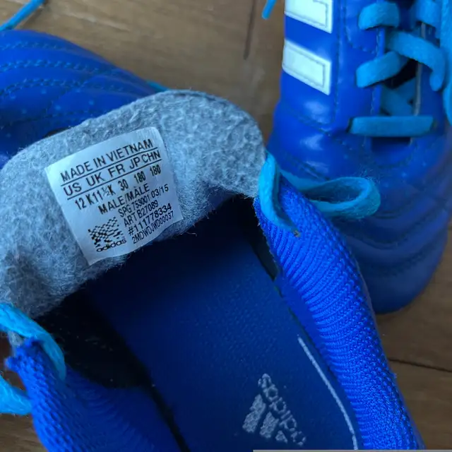 Adidas kids Soccer Shoes Sneakers 12K in Soccer in Ottawa - Image 6