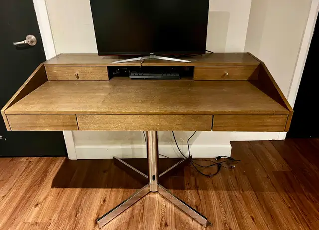 Office Desk With Drawers & Metal Base in Desks in City of Toronto - Image 4