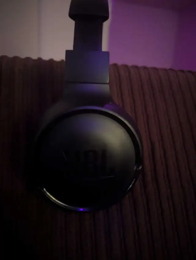 JBL Bluetooth headphones in Headphones in Medicine Hat - Image 3