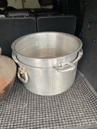 Industrial cooking pots