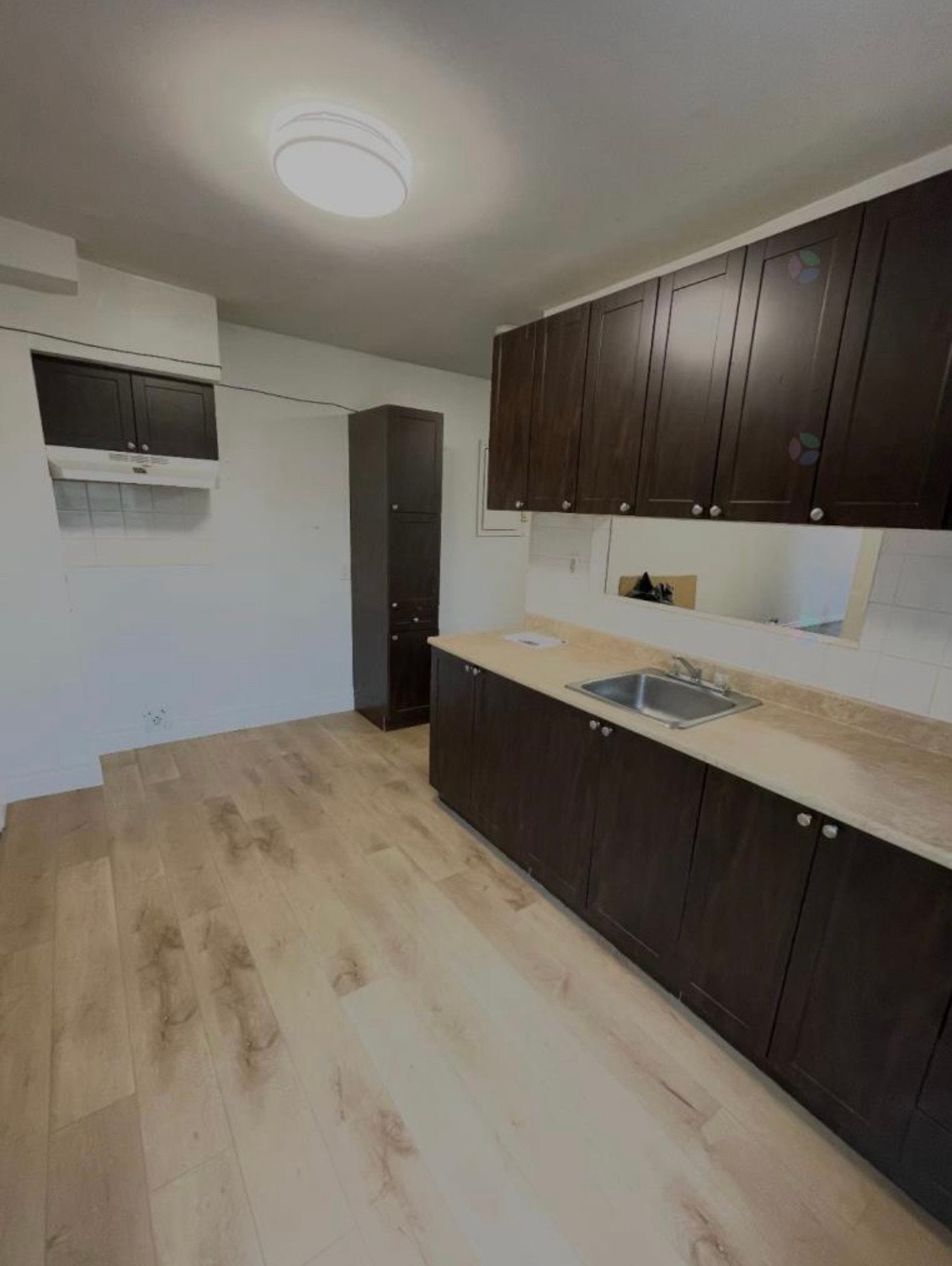 1405 Av. Aird — photo 3