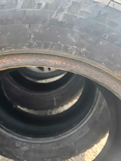 Full set of Bridgestone winter tires thread is 85% 4037971904