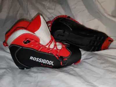 ROSSIGNOL NNN (EU 37) MENS 4-4.5  W 6-6.5  X COUNTRY SKI BOOT, View more