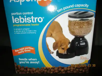 Have an automated pet feeder that is new in box. (Kincardine)