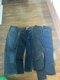 Lot of jeans 